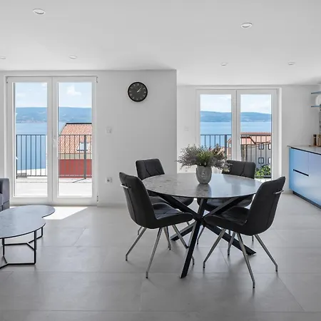 Luxurious 7-bedroom Mi With Private Pool, 500m From The * Sumpetar