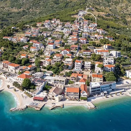 Luxurious 7-bedroom Mi With Private Pool, 500m From The *