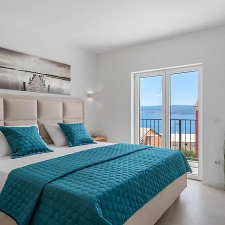 Luxurious 7-bedroom Mi With Private Pool, 500m From The * Sumpetar