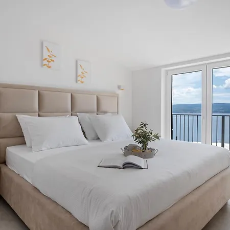 Luxurious 7-bedroom Mi With Private Pool, 500m From The Sumpetar