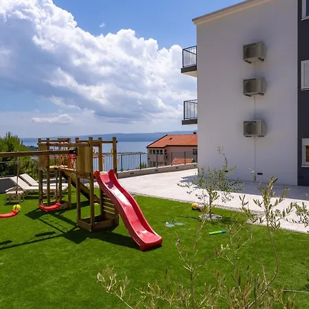 Luxurious 7-bedroom Mi With Private Pool, 500m From The